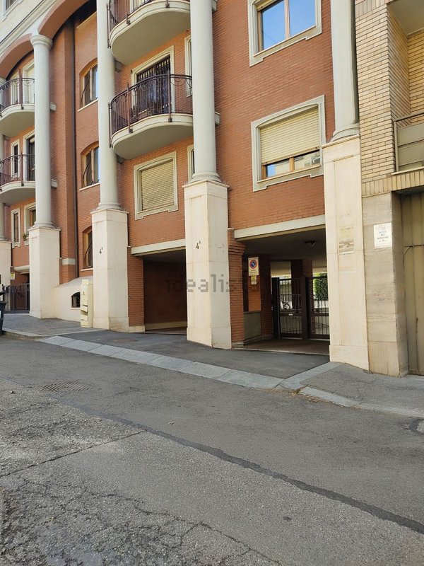 casa indipendente in affitto a Torino in zona Rosa