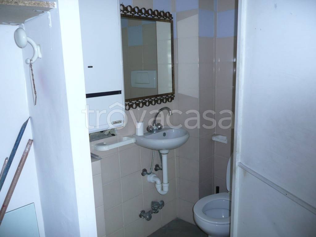 negozio in affitto a Torino in zona Vanchiglia