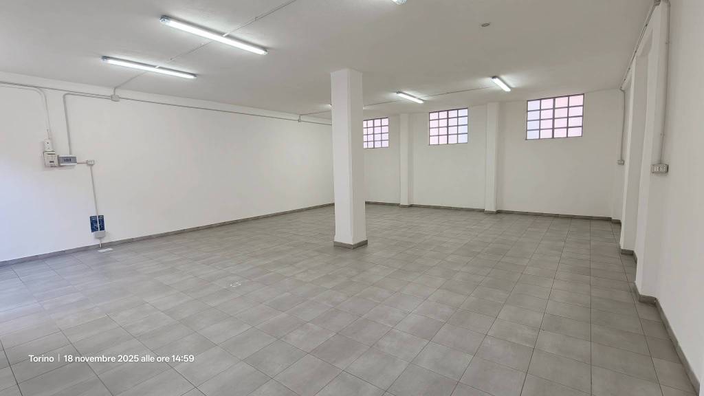 locale commerciale in affitto a Torino in zona Madonna di Campagna