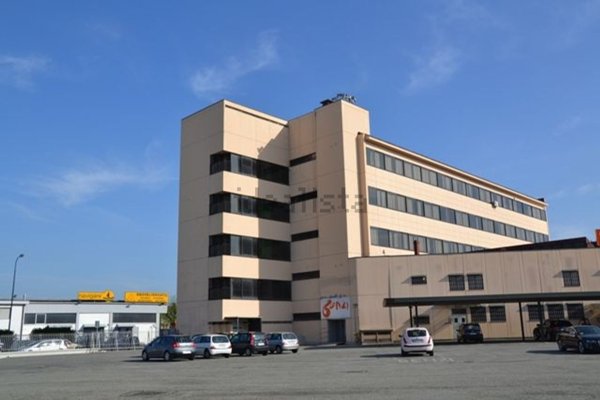 capannone in affitto a Torino in zona Madonna di Campagna