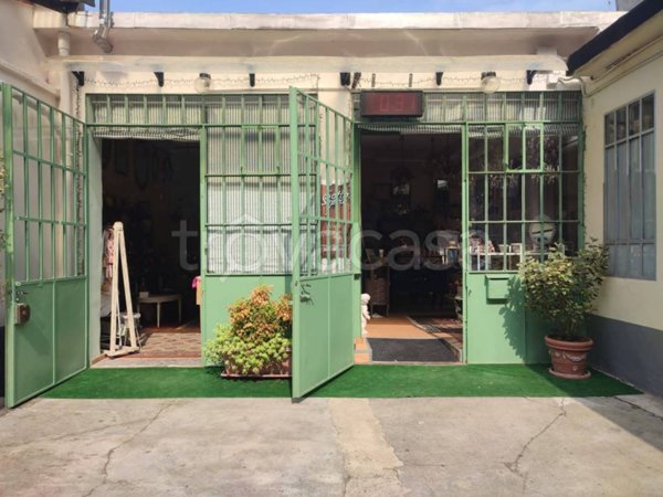 negozio in affitto a Torino in zona Borgata Vittoria