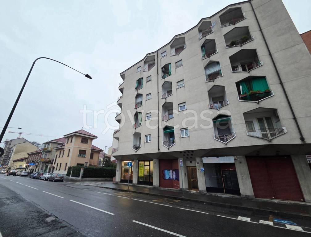 negozio in affitto a Torino in zona Parella