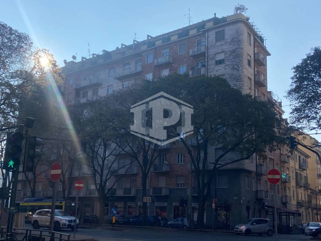 negozio in affitto a Torino in zona Cenisia