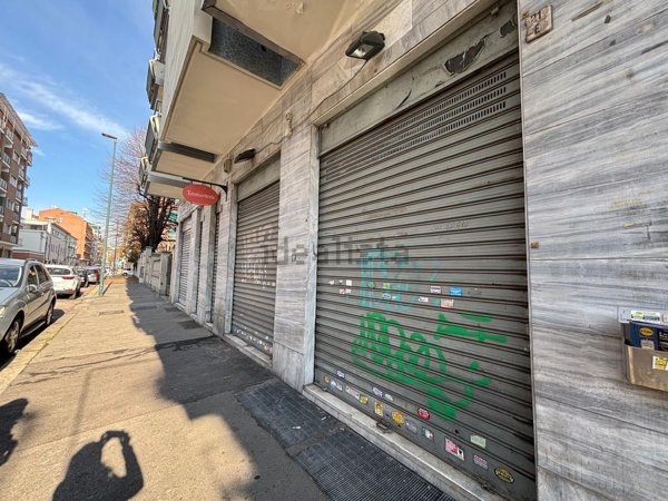 negozio in affitto a Torino in zona Pozzo Strada