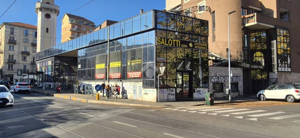 negozio in affitto a Torino in zona Aurora