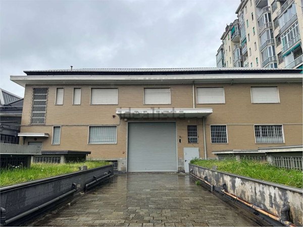 capannone in affitto a Torino in zona Borgata Vittoria