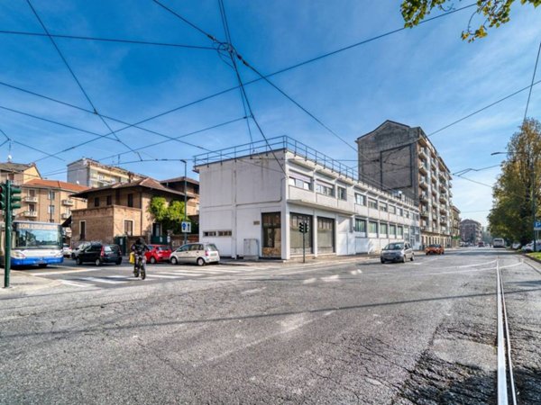 negozio in affitto a Torino in zona Borgata Vittoria