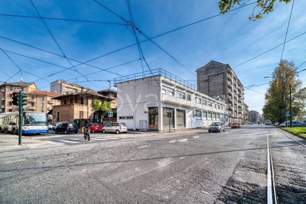 negozio in affitto a Torino in zona Borgata Vittoria