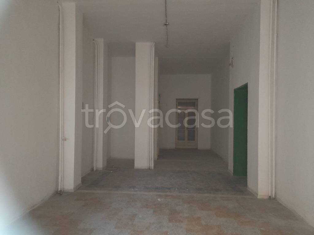 negozio in affitto a Torino in zona Cit Turin