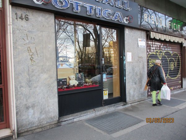 negozio in affitto a Torino in zona Cenisia