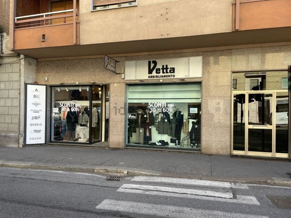 negozio in affitto a Torino in zona Regio Parco