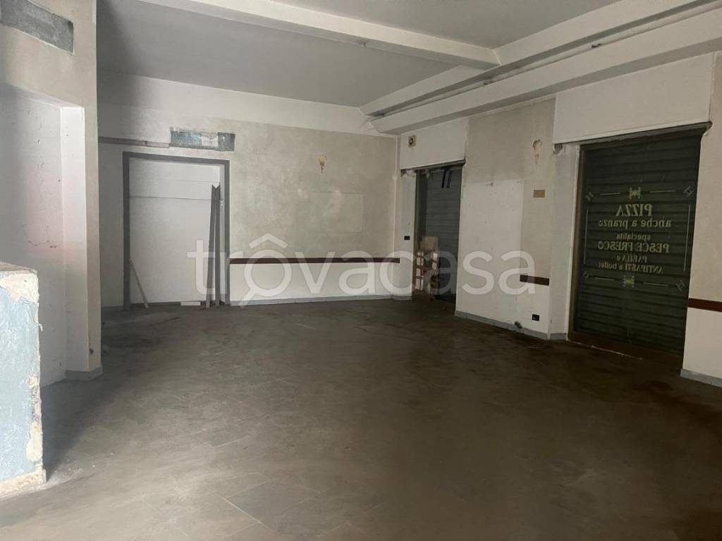 negozio in affitto a Torino in zona Vallette