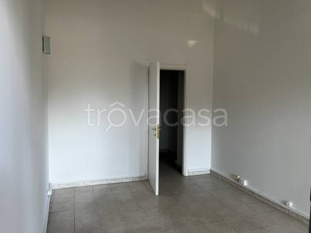 negozio in affitto a Torino in zona Mirafiori Sud