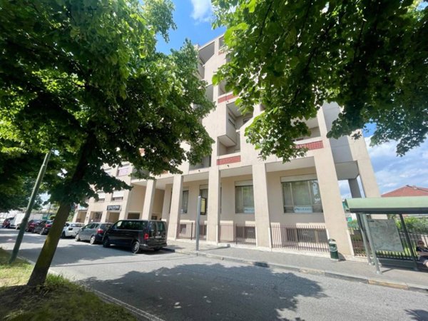 negozio in affitto a Torino in zona Mirafiori Sud