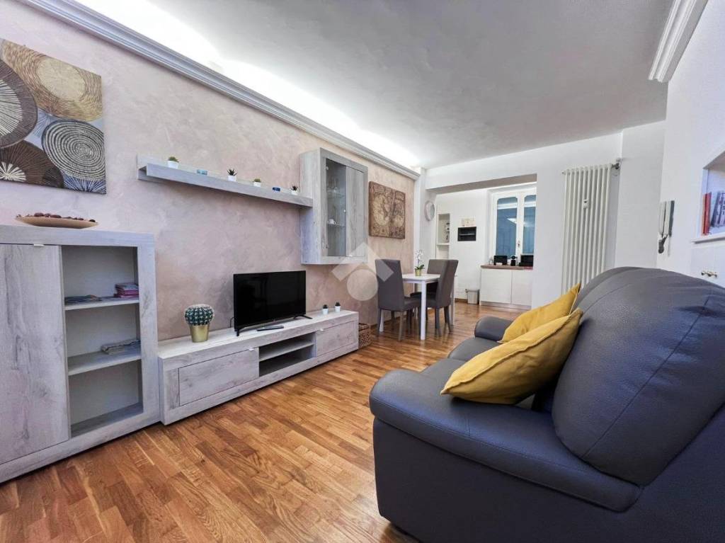 appartamento in affitto a Torino in zona Cit Turin