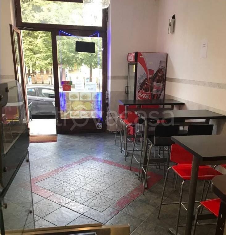 negozio in affitto a Torino in zona Lingotto