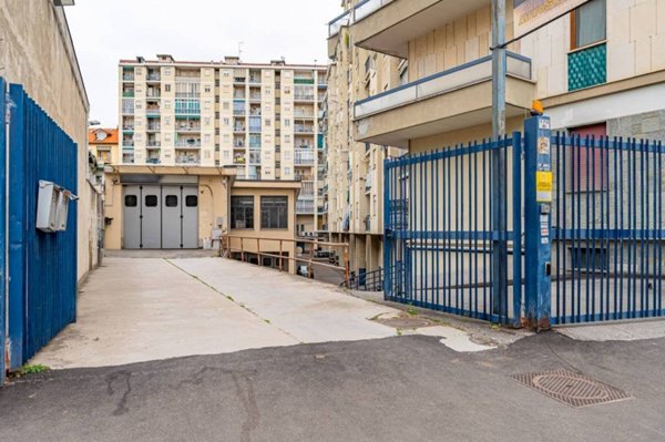 locale commerciale in affitto a Torino in zona Pozzo Strada