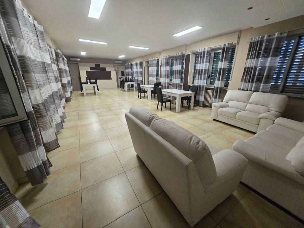 locale commerciale in affitto a Torino in zona Lucento