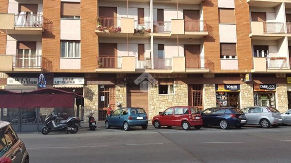 negozio in affitto a Torino in zona Borgata Lesna