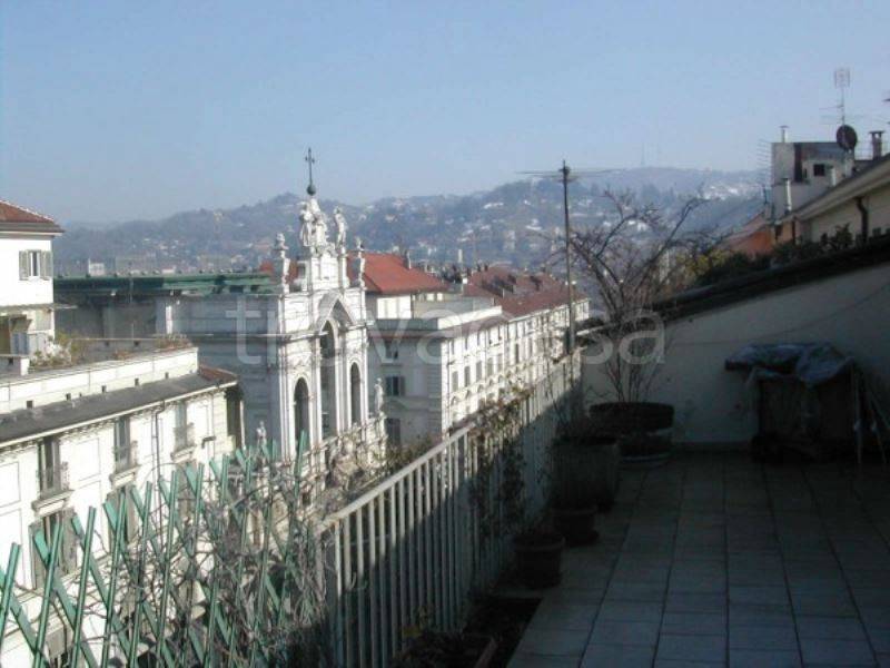 appartamento in affitto a Torino in zona Centro Storico