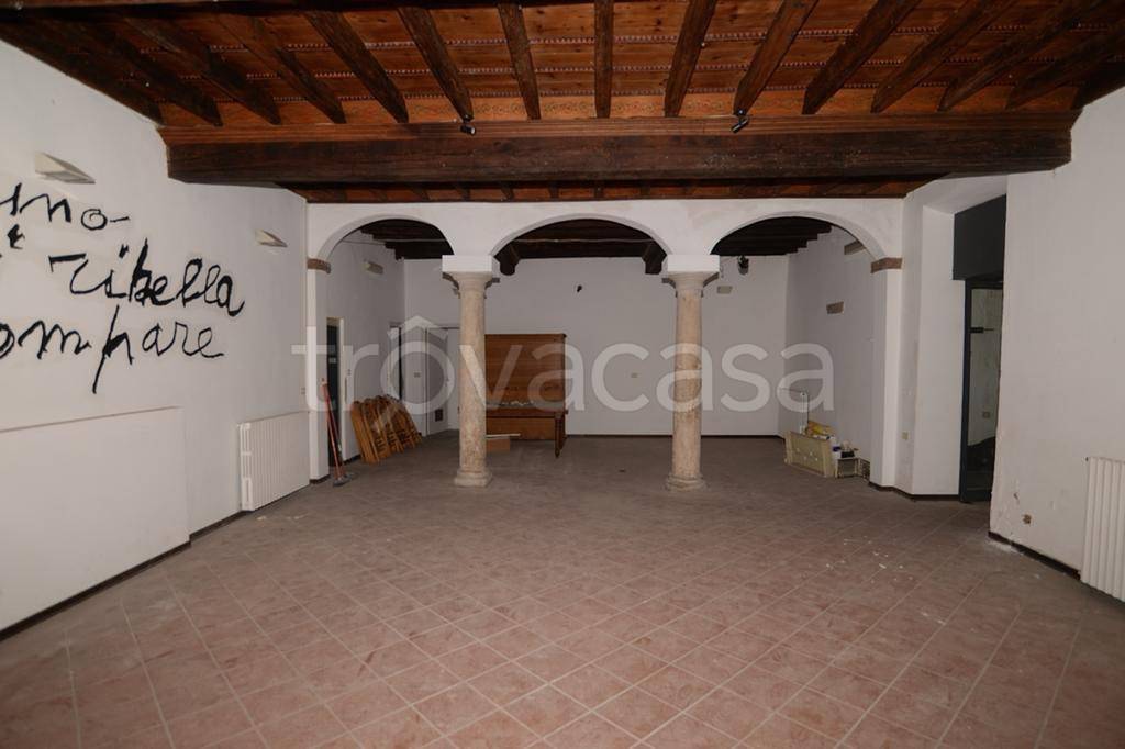 negozio in affitto a Torino in zona Centro Storico