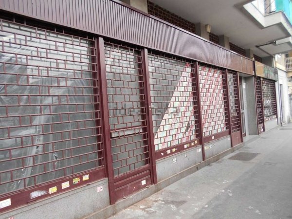 negozio in affitto a Torino in zona Borgata Vittoria