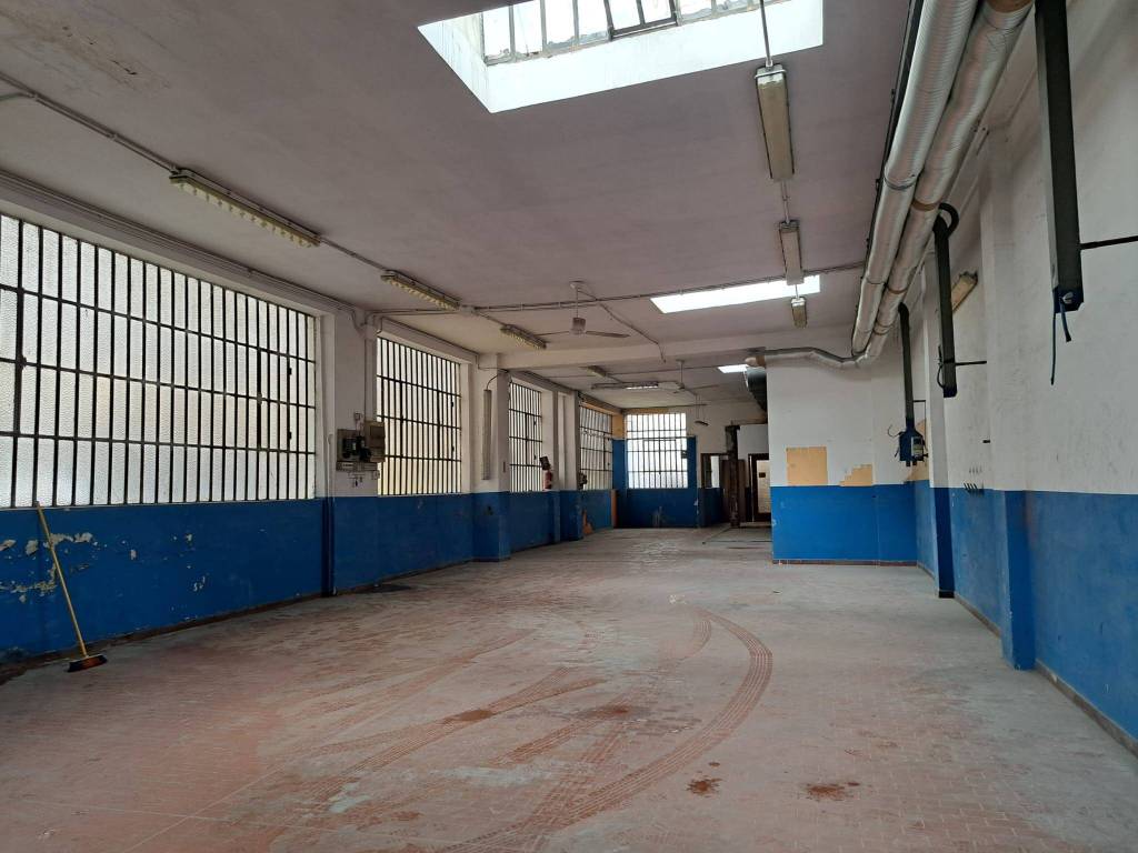 negozio in affitto a Torino in zona Parella