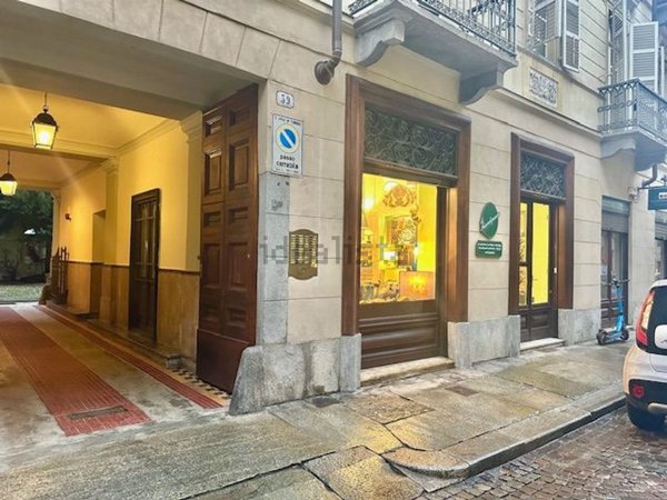 locale commerciale in affitto a Torino
