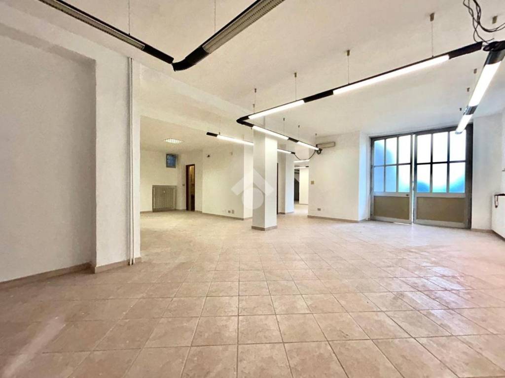 negozio in affitto a Torino in zona San Donato