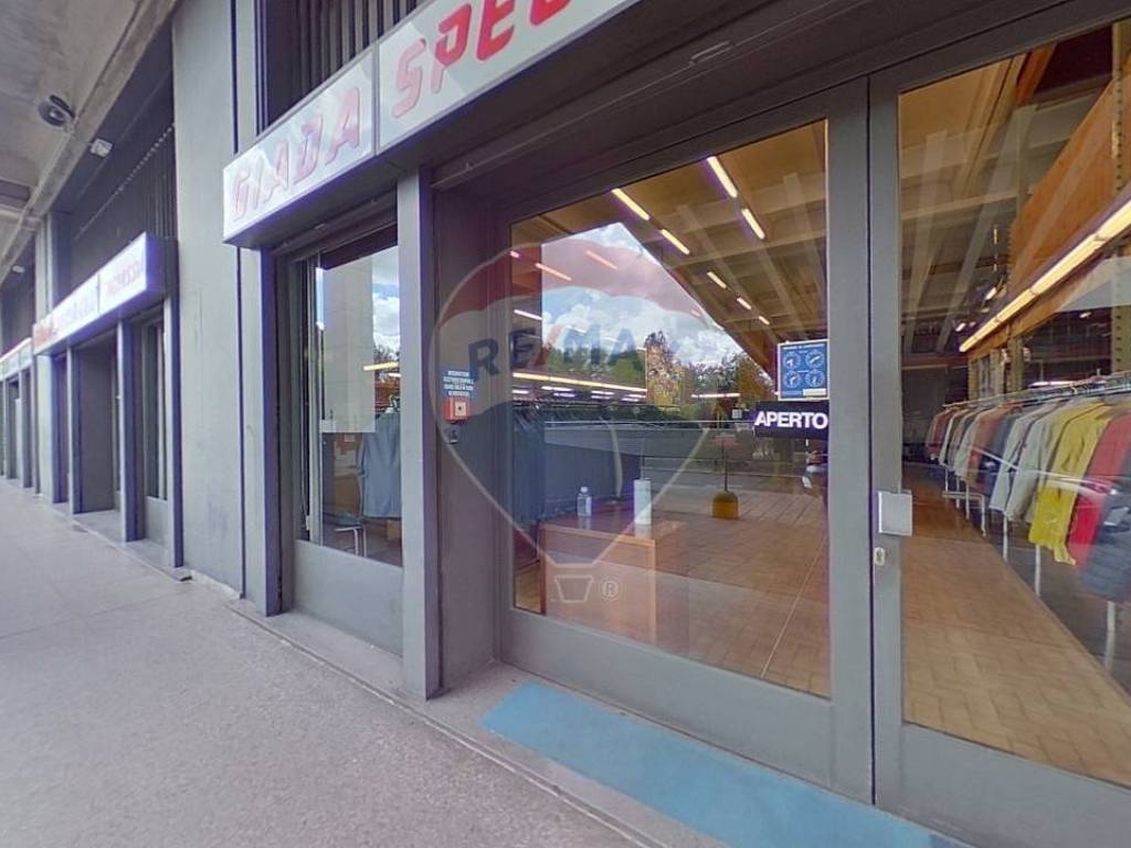 negozio in affitto a Torino in zona Lucento