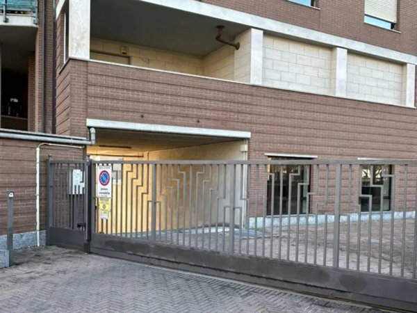 locale di sgombero in affitto a Torino in zona Parella