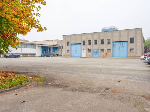 locale commerciale in affitto a Torino in zona Vanchiglia