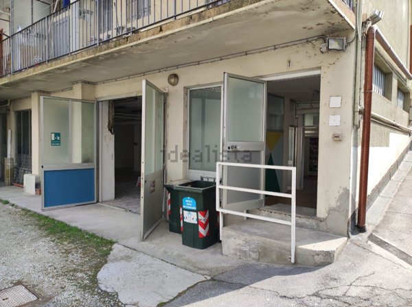 negozio in affitto a Torino in zona Mirafiori Sud