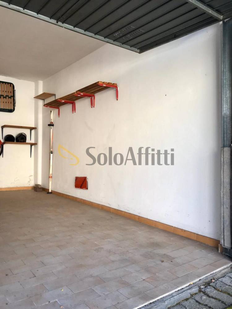 locale di sgombero in affitto a Torino in zona Parella