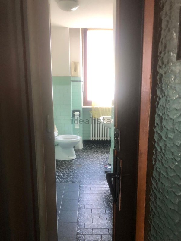 negozio in affitto a Torino in zona Campidoglio