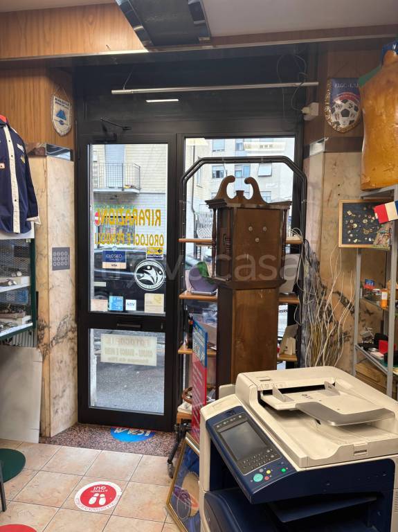 negozio in affitto a Torino in zona Madonna di Campagna