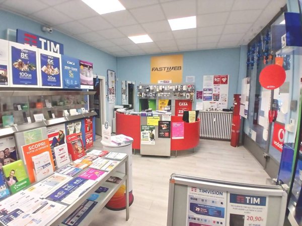 negozio in affitto a Torino in zona Parella