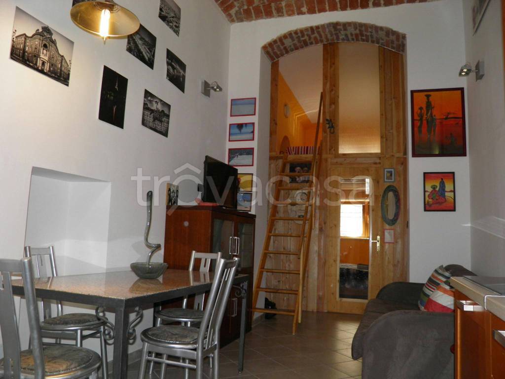 appartamento in affitto a Torino in zona Aurora