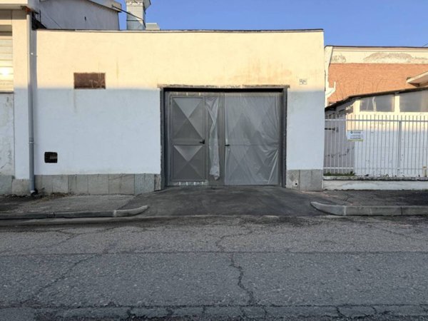 locale di sgombero in affitto a Torino in zona Falchera