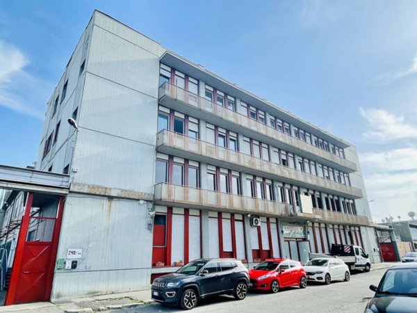 negozio in affitto a Torino in zona Lucento