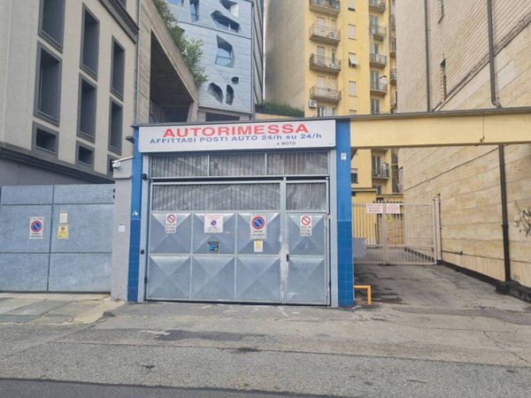 locale commerciale in affitto a Torino in zona Aurora