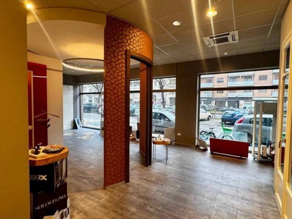 negozio in affitto a Torino