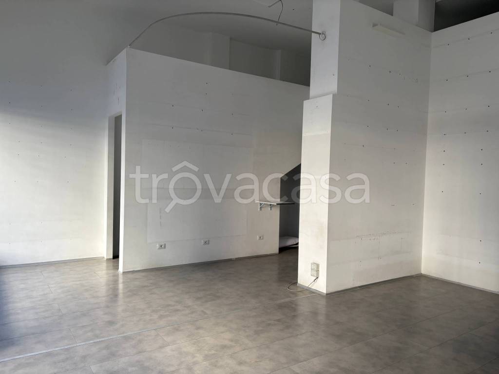 negozio in affitto a Torino in zona Santa Rita