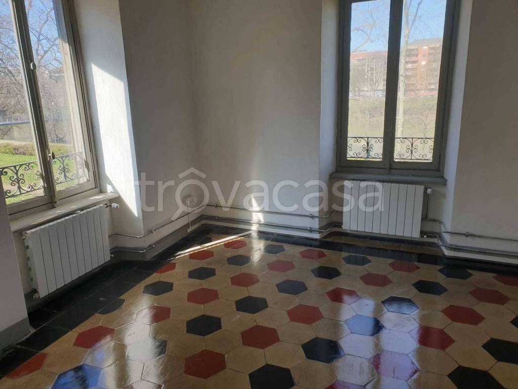 appartamento in affitto a Torino in zona Rosa