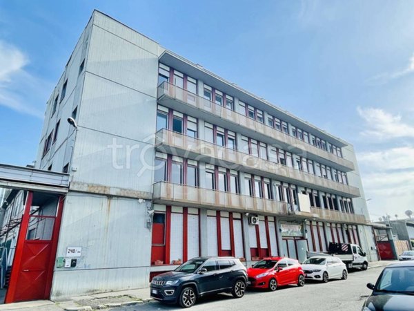 negozio in affitto a Torino in zona Madonna di Campagna