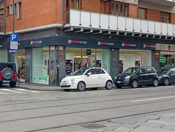 locale commerciale in affitto a Torino