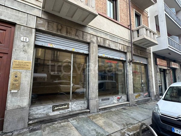 negozio in affitto a Torino in zona Cenisia