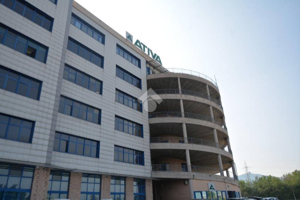 locale commerciale in affitto a Torino in zona Falchera