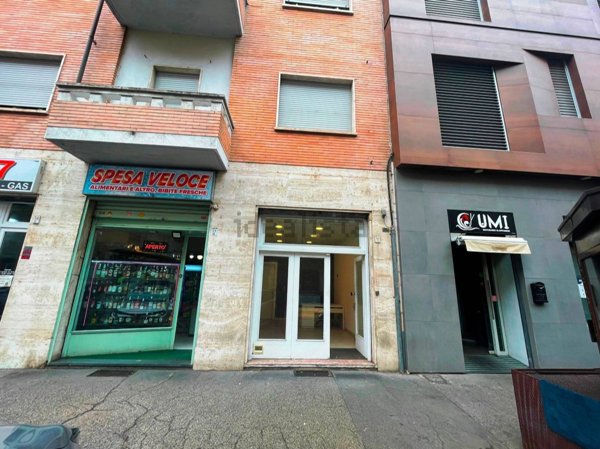 locale commerciale in affitto a Torino