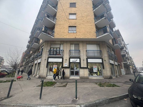 negozio in affitto a Torino in zona Borgata Vittoria